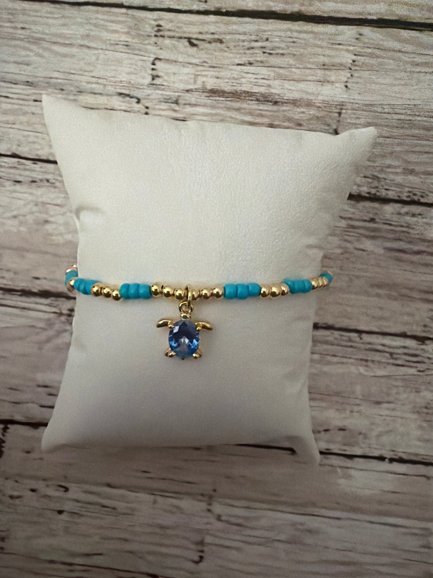 Non tarnish turtle charm beaded bracelet