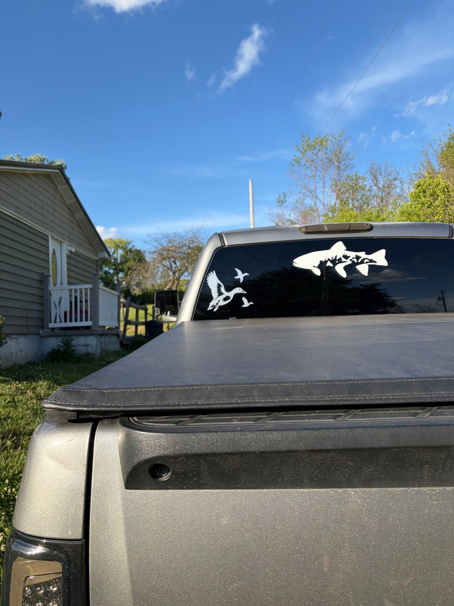 Classic duck sticker size large