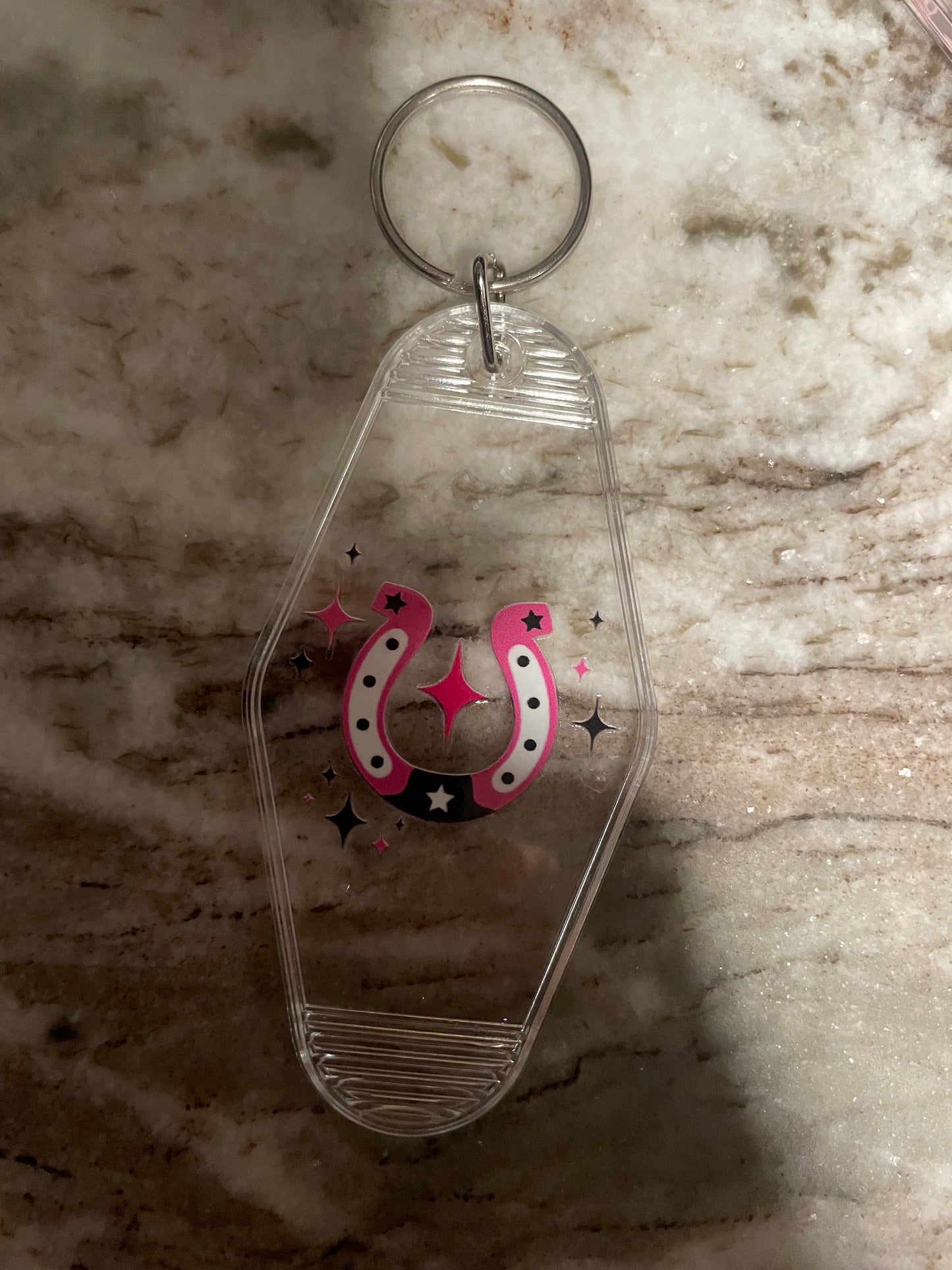Horseshoe keychain pink