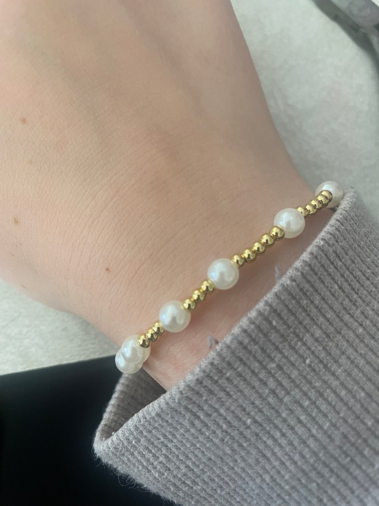 Pearl wonder bracelet non tarnish in gold