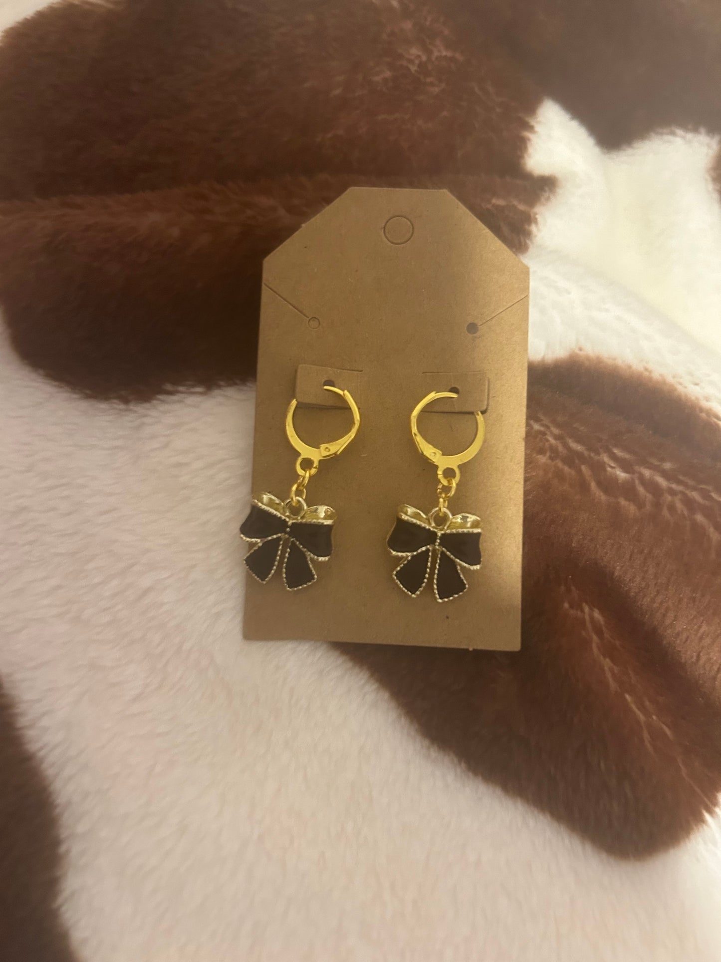 Bow hoop earrings