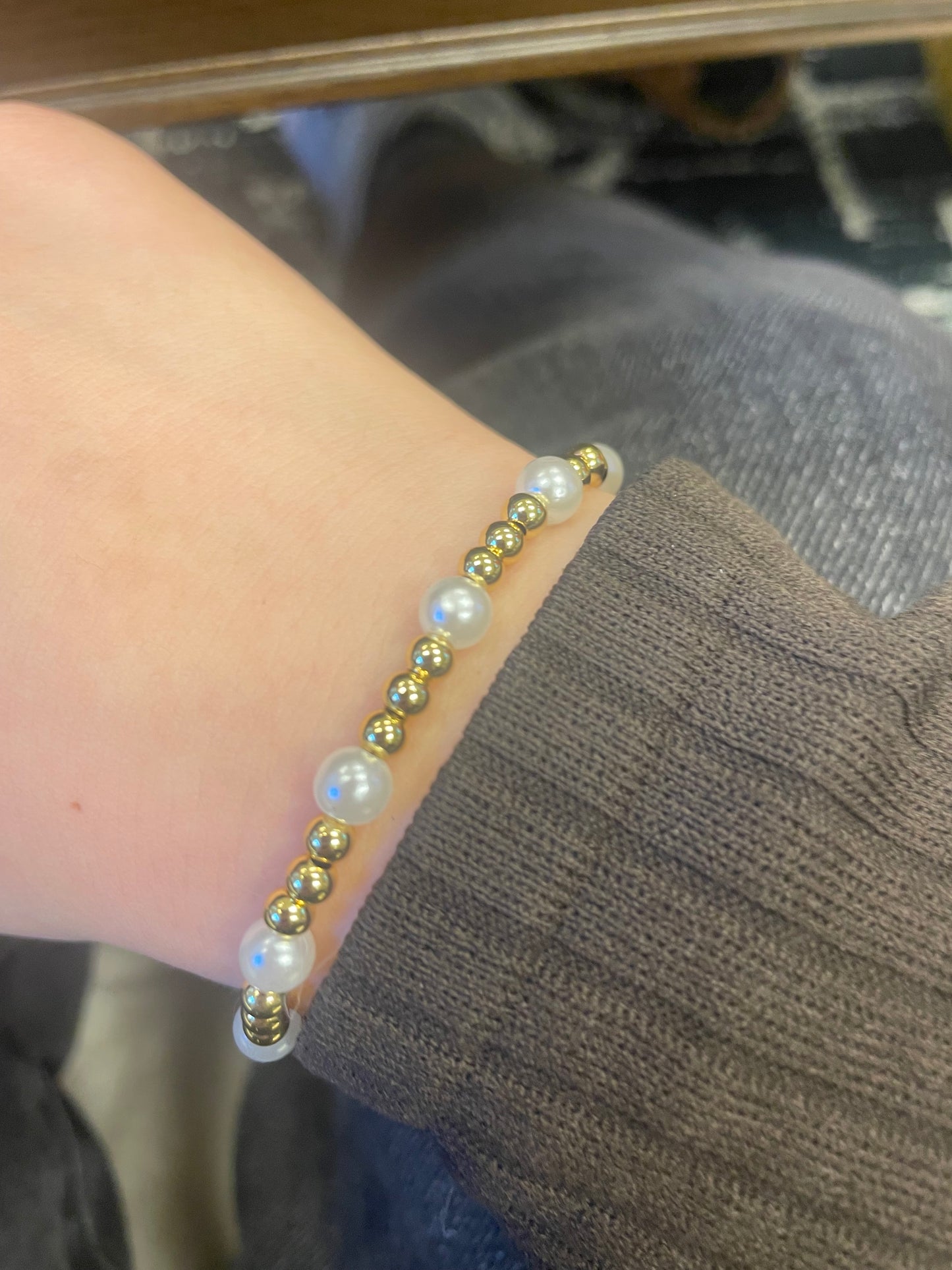 Non tarnish pearl bracelet