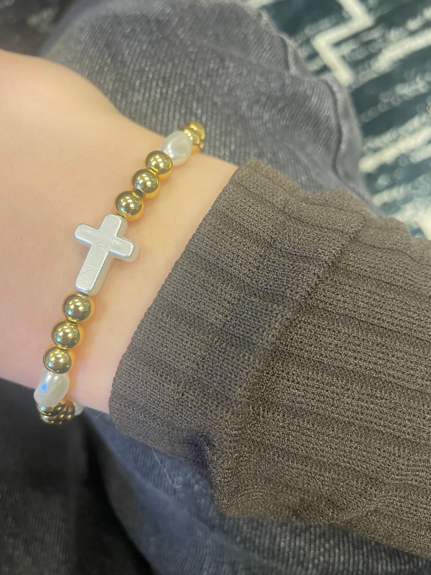 Cross non tarnish bracelet