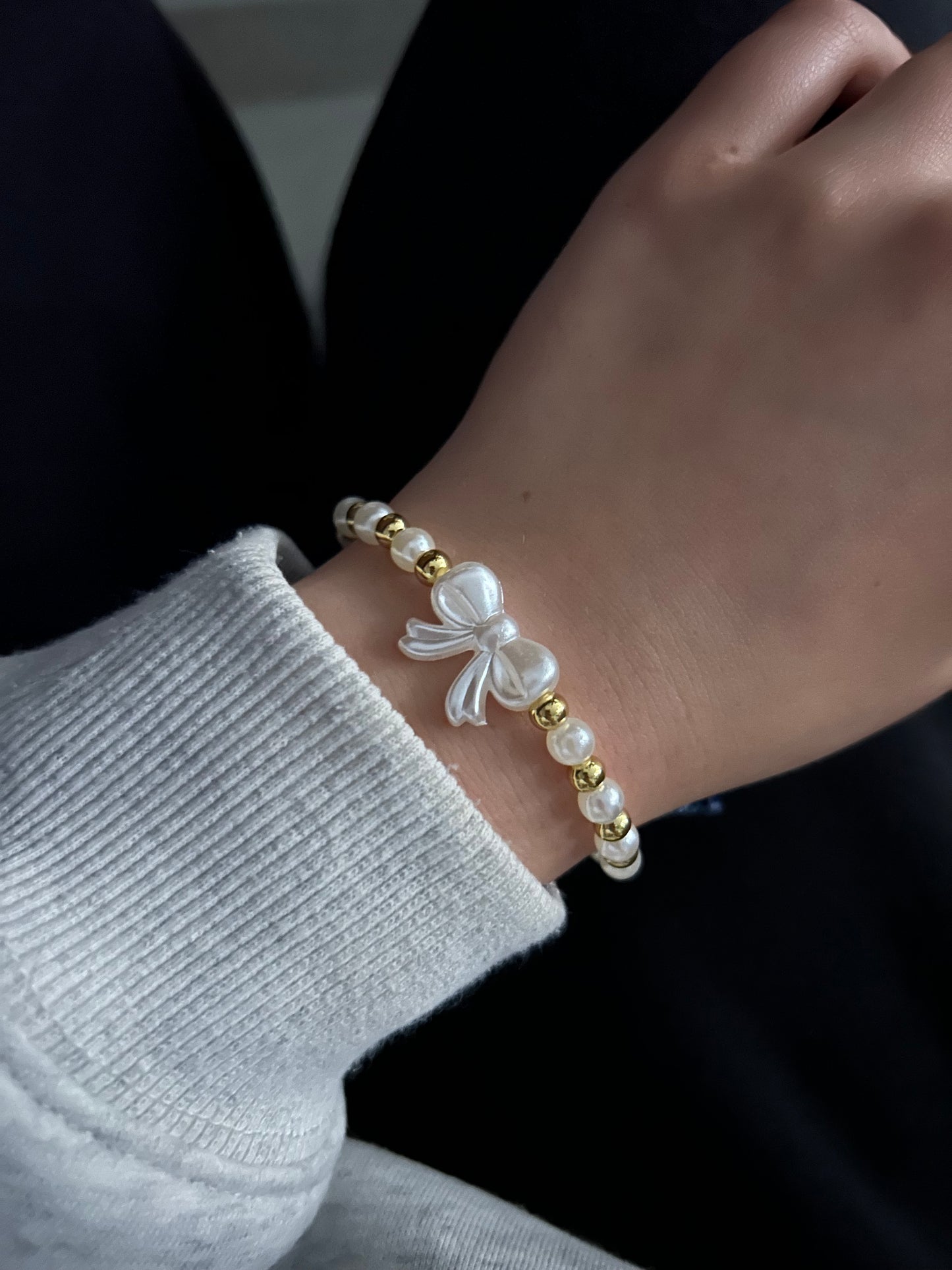Pearly bow bracelet non tarnish