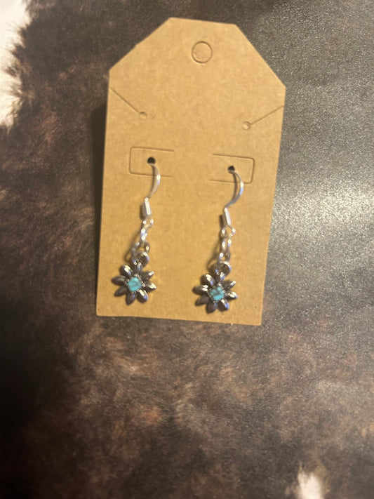 Turquoise flower earrings