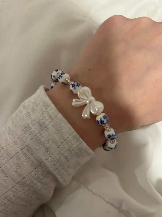 Bow bracelet
