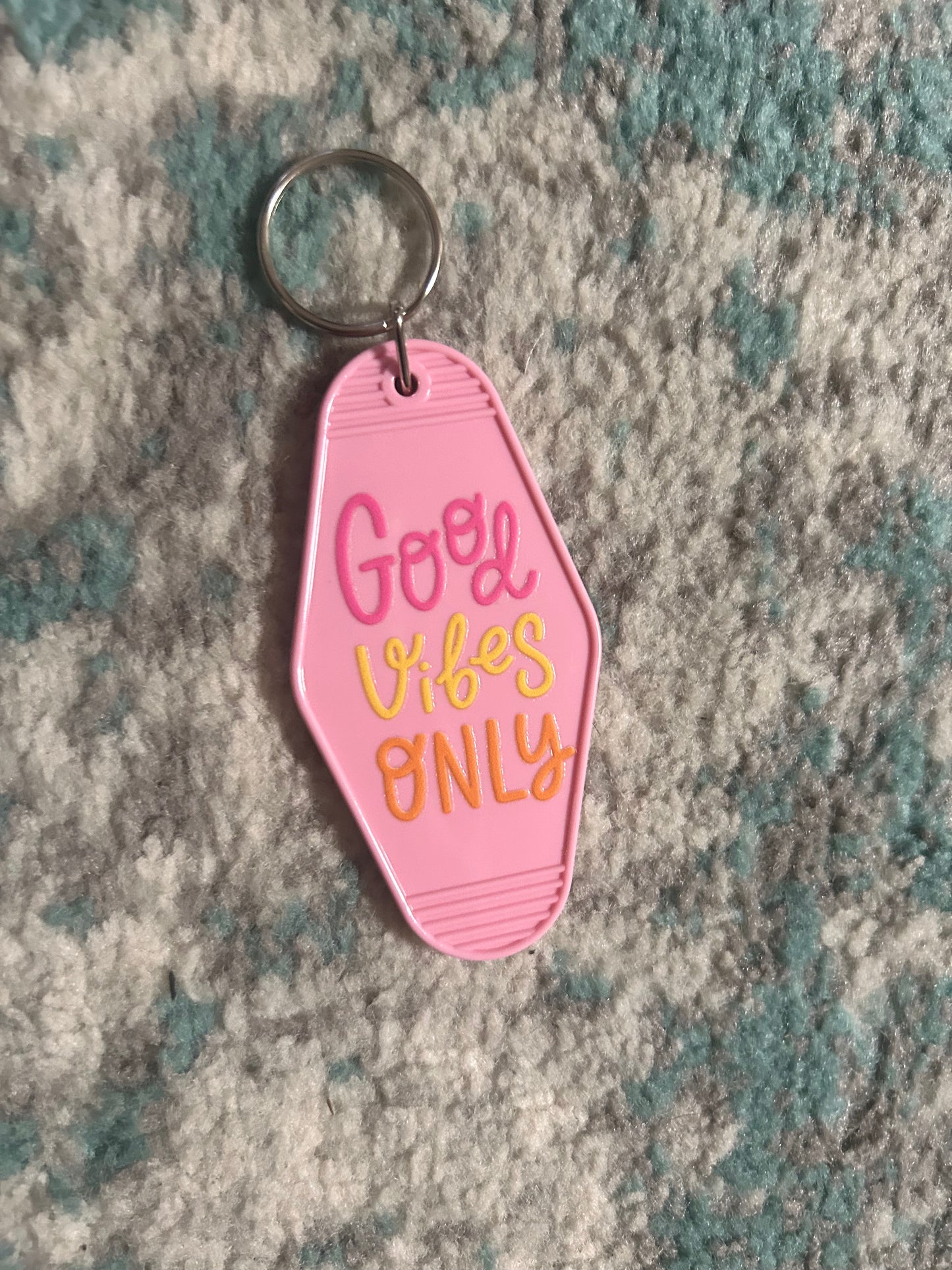 Good vibes only keychain