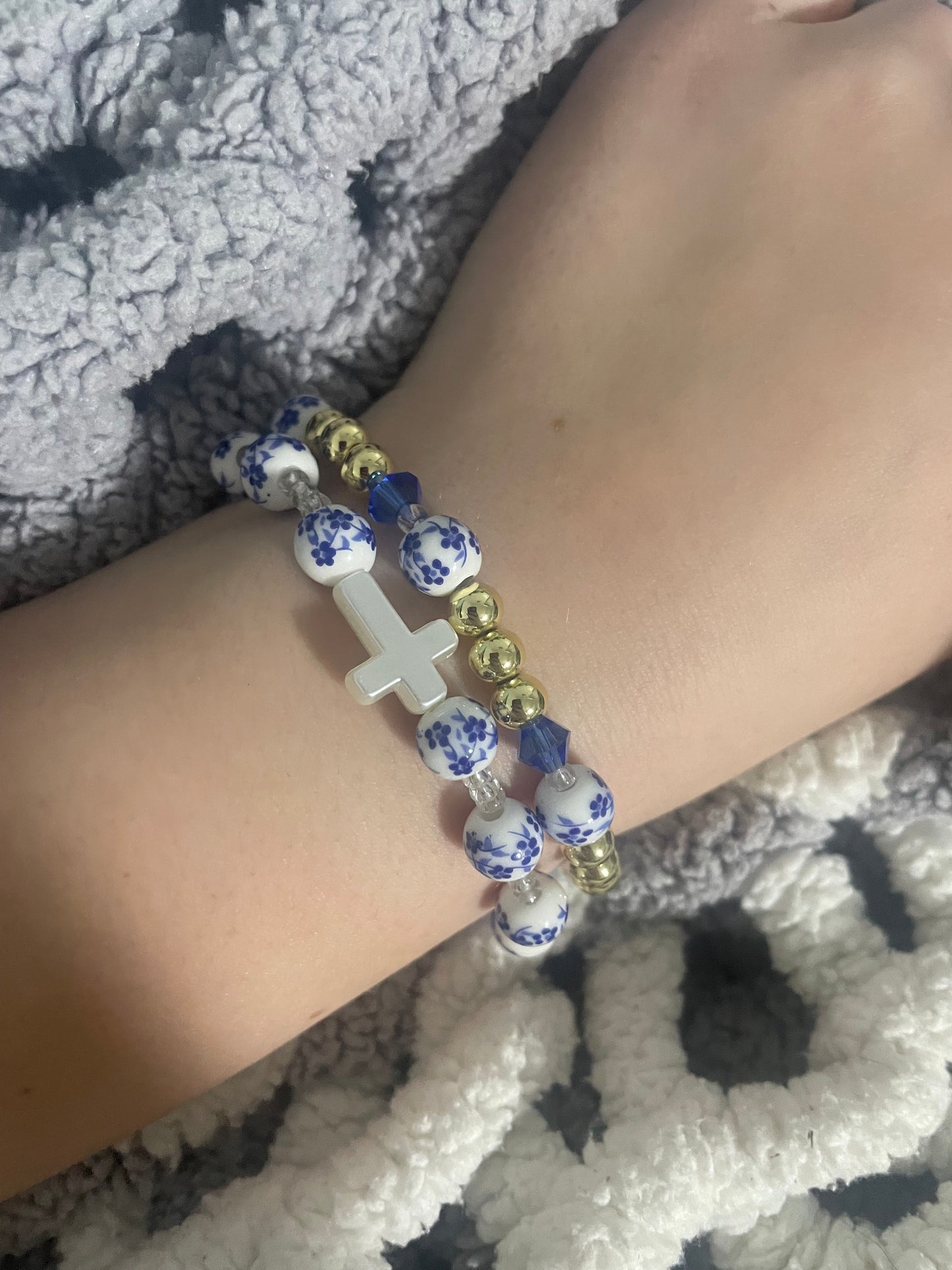 Non tarnish blue floral cross set