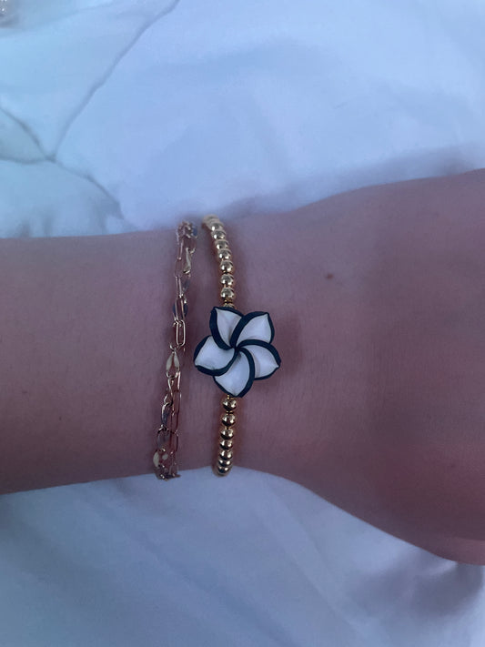 Non tarnish flower bracelet
