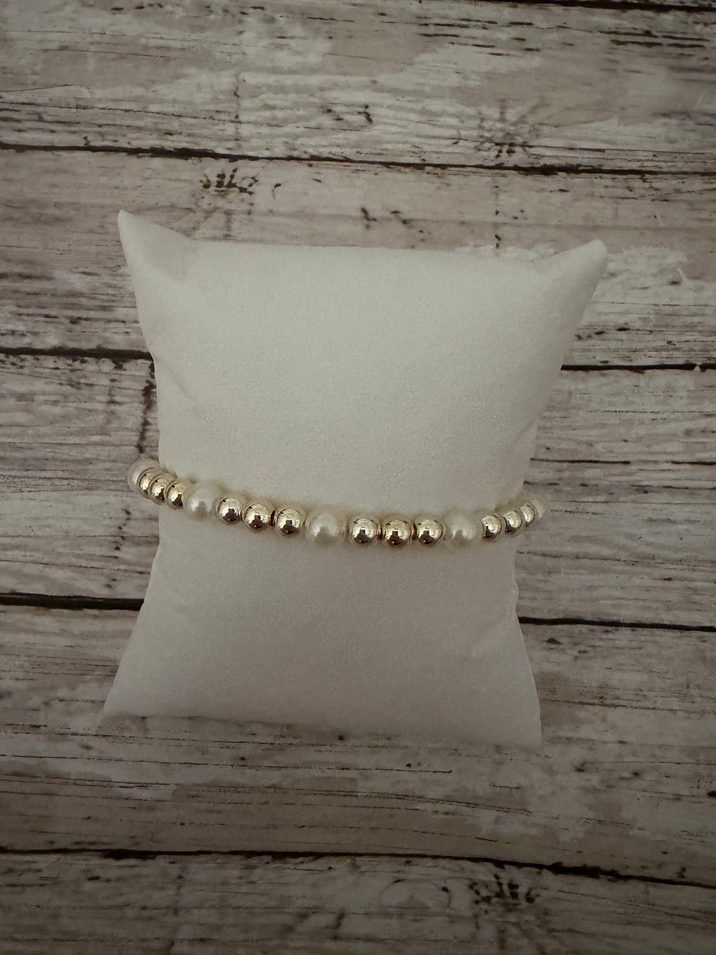 Gold and pearl gold filled single non tarnish bracelet