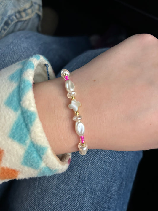 Pinkie Golden clover non tarnish bracelet
