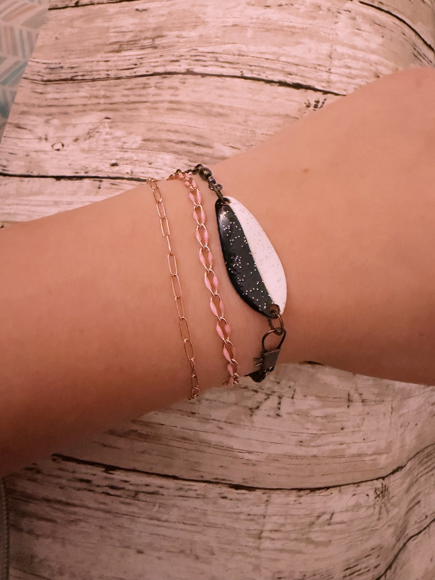 Orca lure black swivel adjustable bracelet