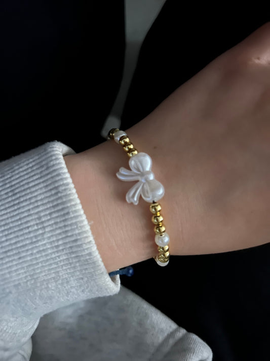 Goldie pearl bow bracelet non tarnish
