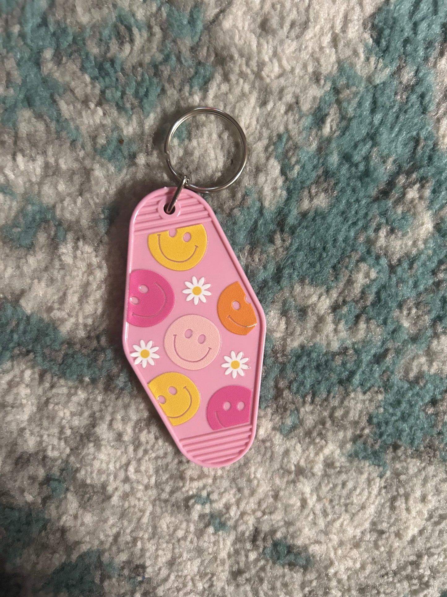 Smiley floral keychain
