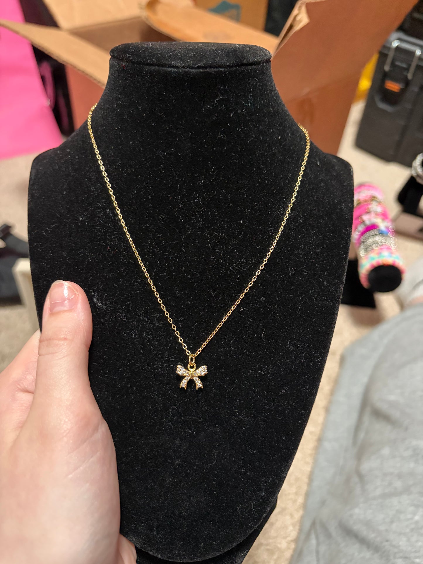 Non tarnish bow necklace in gold