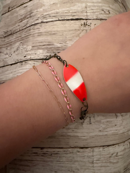 Red and white lure black swivel adjustable bracelet