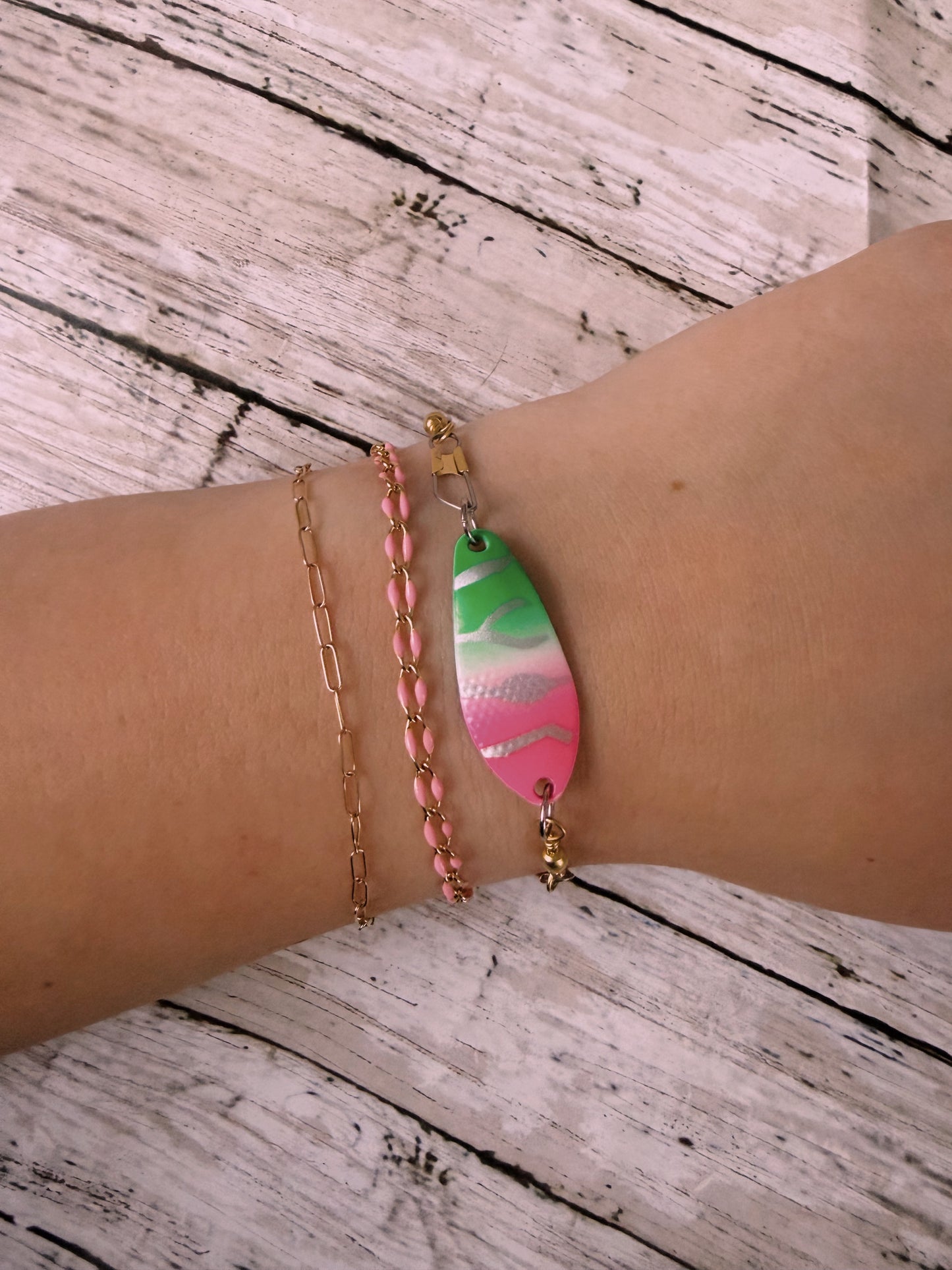 Neon green and pink zebra lure swivel bracelet in gold adjustable