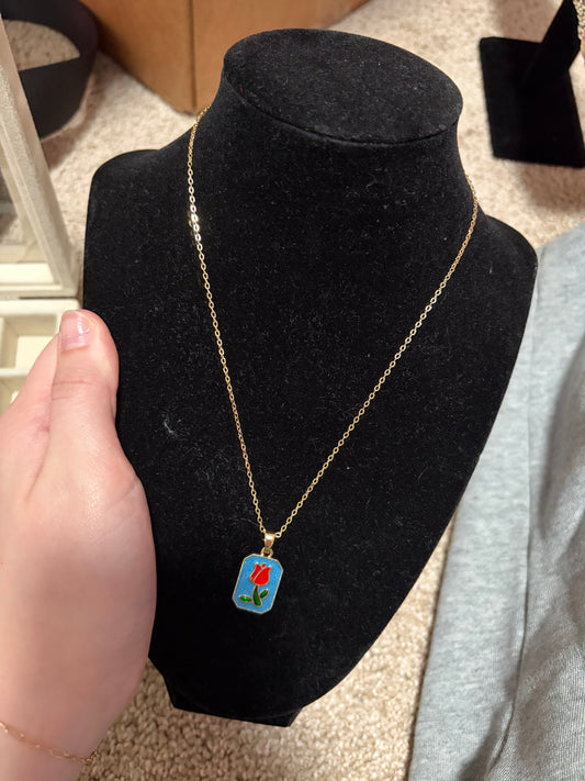 Non tarnish rose necklace in gold