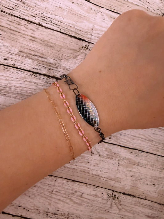 Blue fox black and red lure with black swivel adjustable bracelet