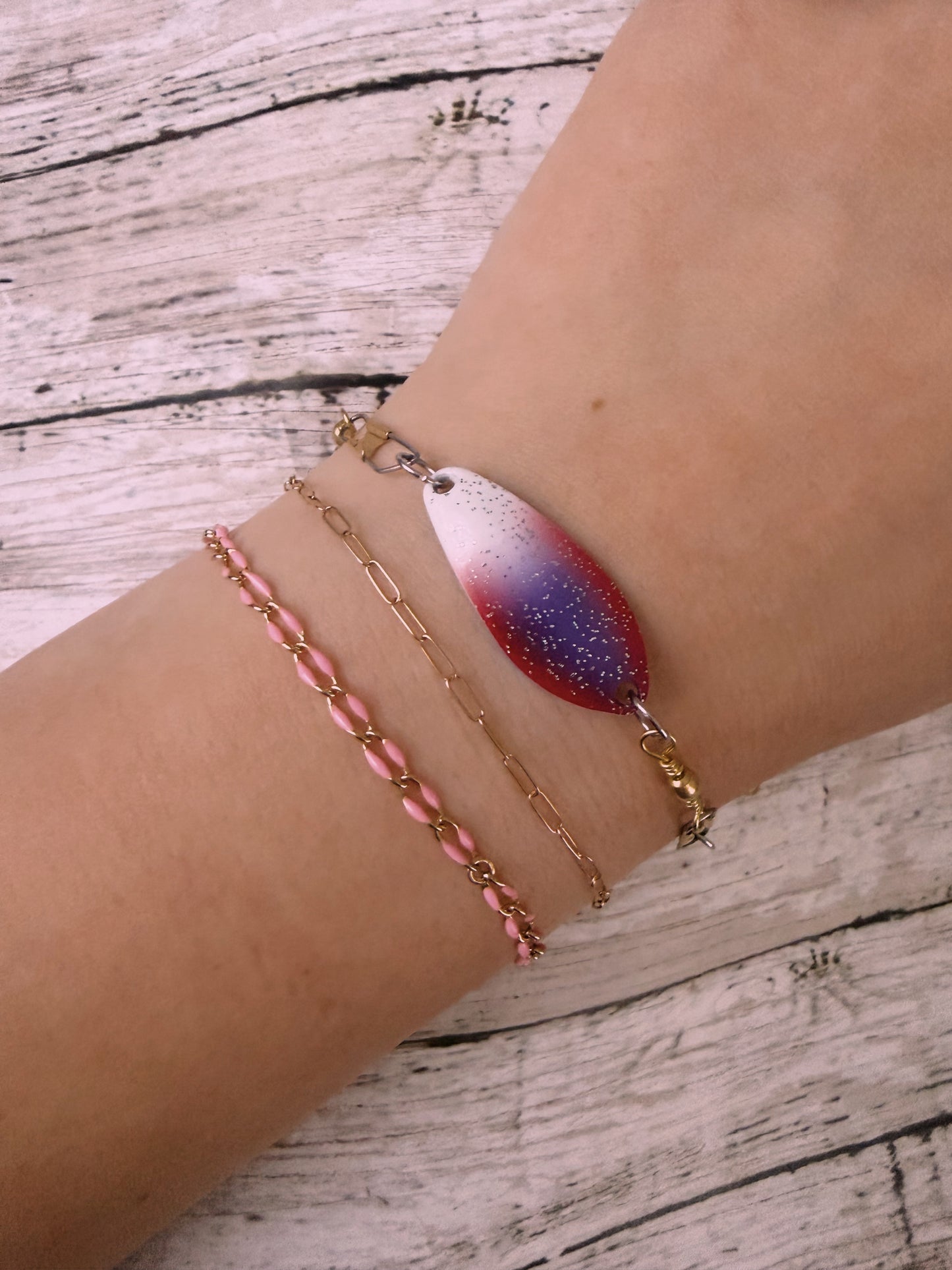 Red white and blue lure swivel bracelet in gold adjustable
