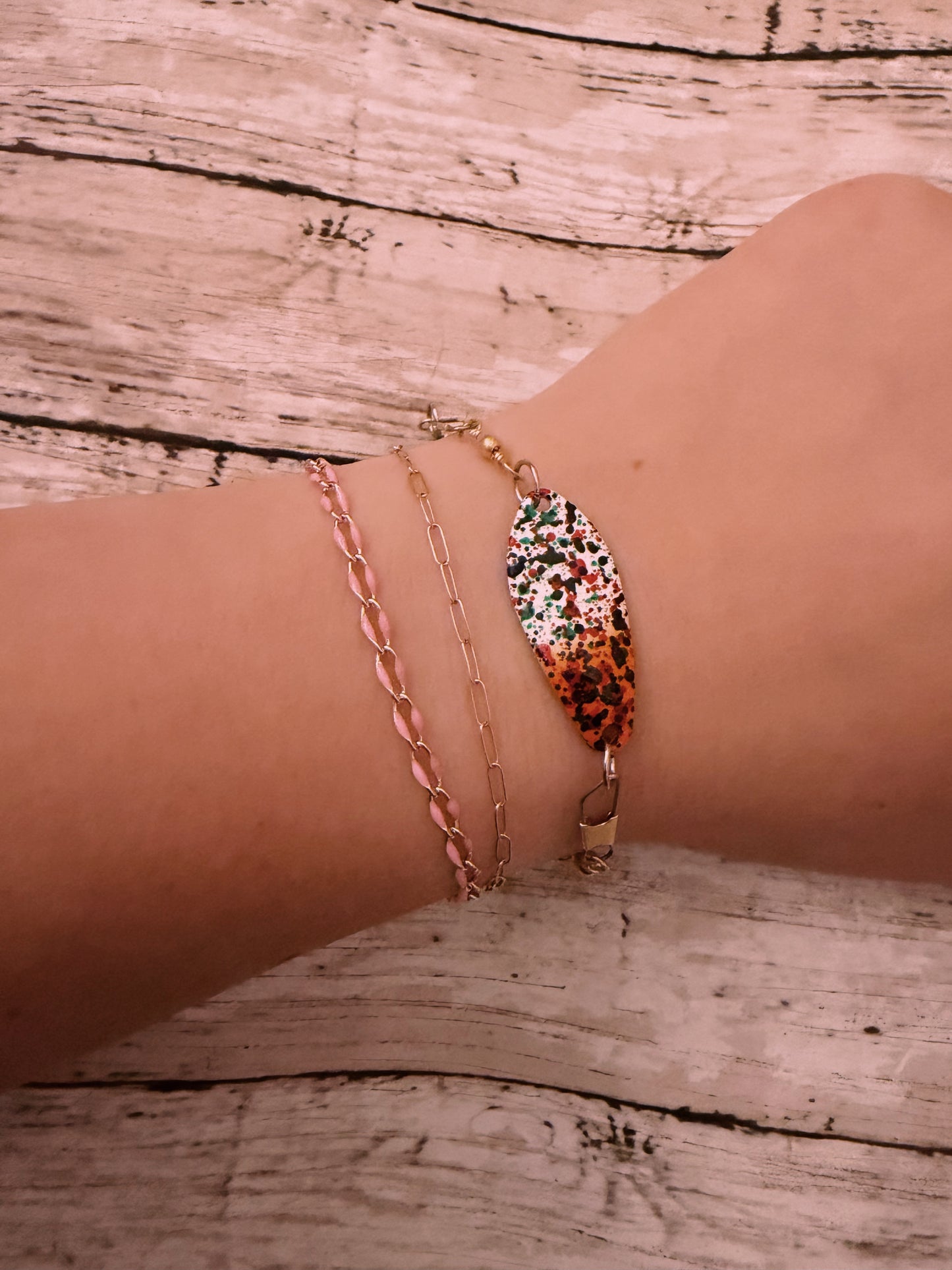 Confetti lure gold adjustable swivel bracelet