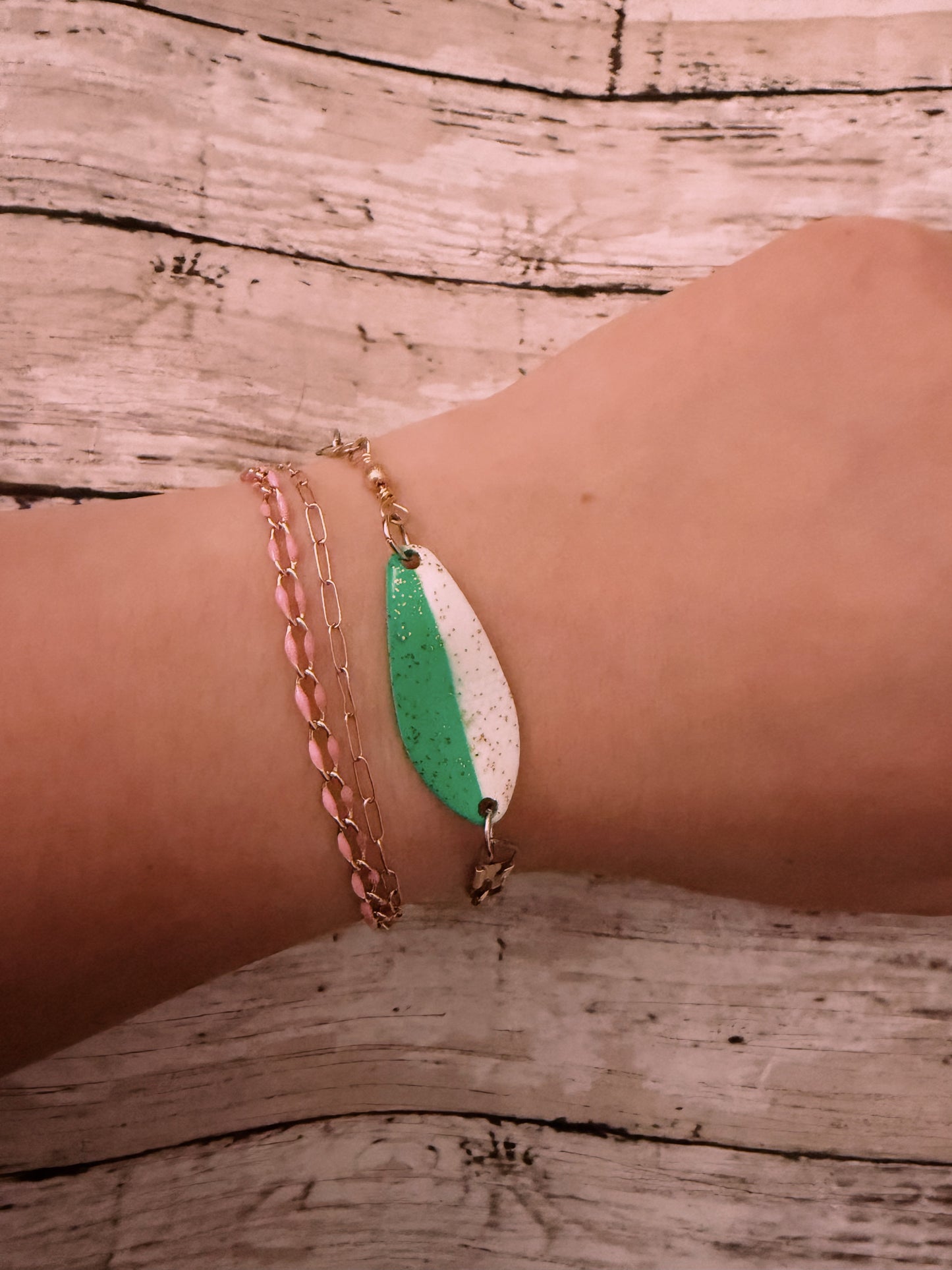 Lime lure gold adjustable swivel bracelet